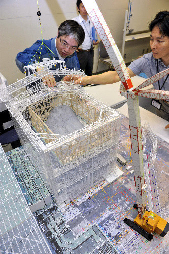 福島県 「原子炉建屋にカバー設置へ 福島第一、9月末までに」 - 新建